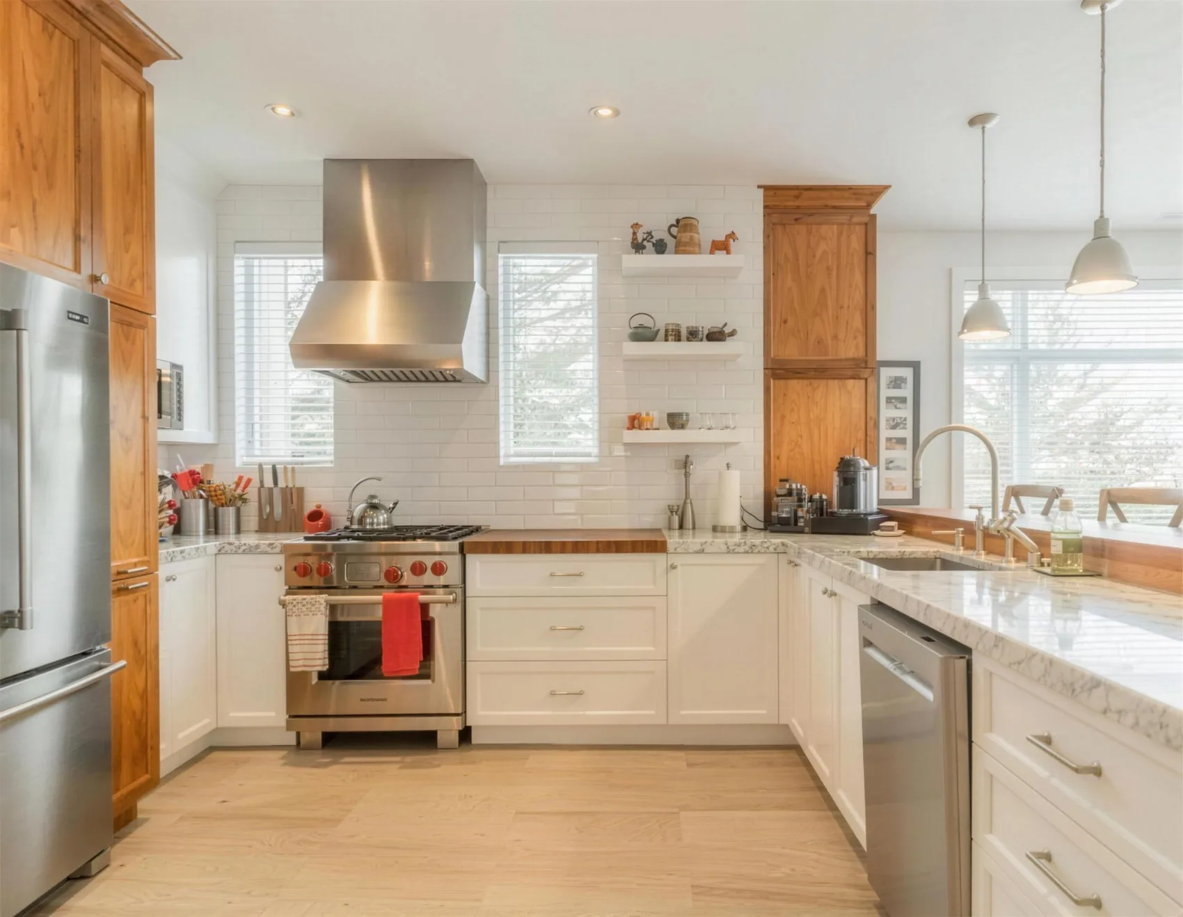 Cuisine résidentielle rénovée et conçue par Halte Design, Rive-Sud de Montréal